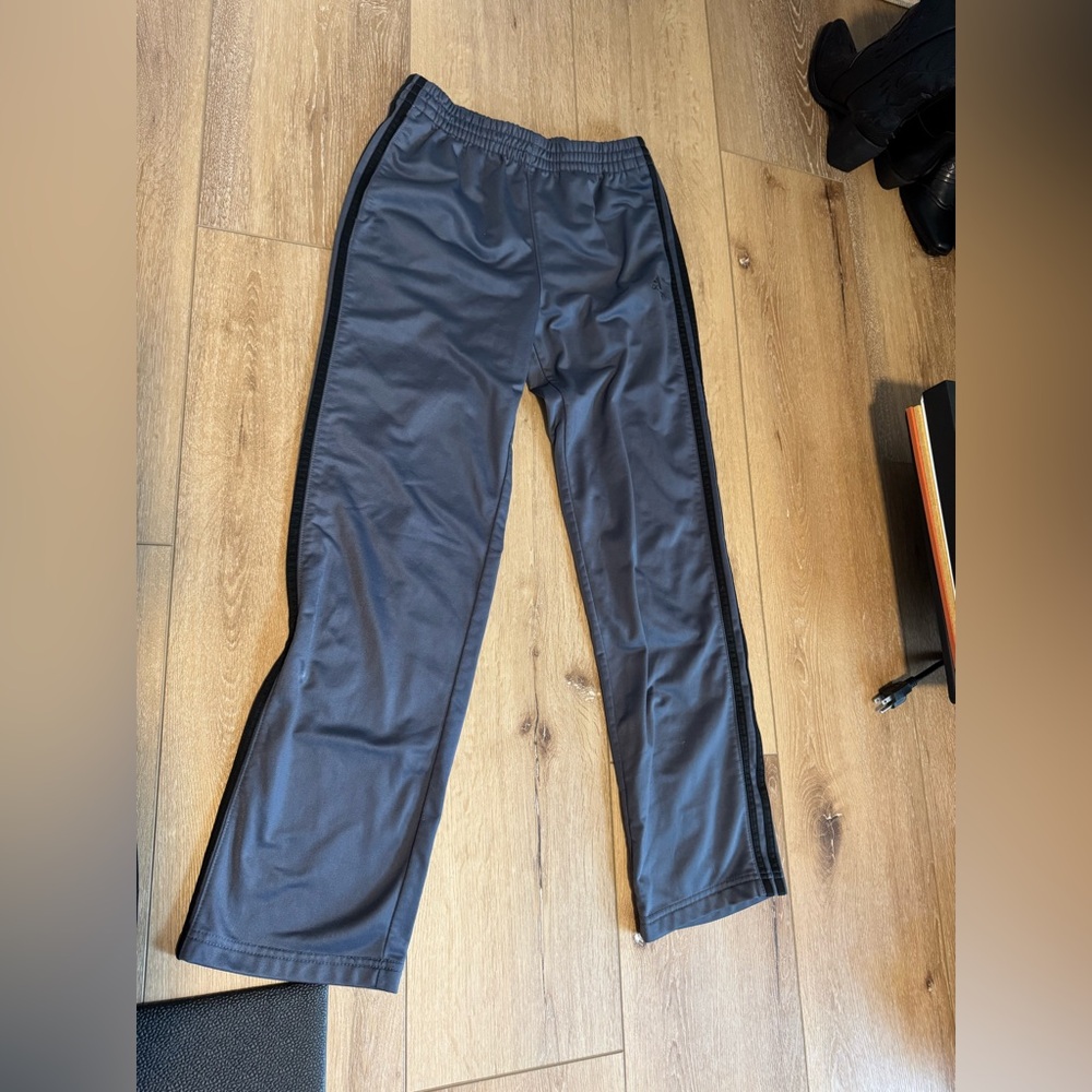 BOYS ADIDAS PANTS SIZE LARGE (14/16)